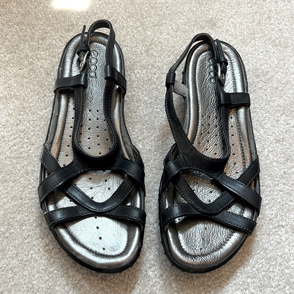 Ecco Sandals in Black and Silver Size 39